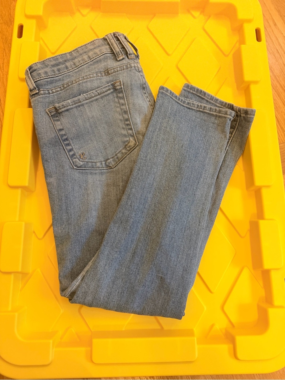 Ladies Size 4 "Kut" from the Kloth Catherine Light Blue Straight Leg Jeans GUC